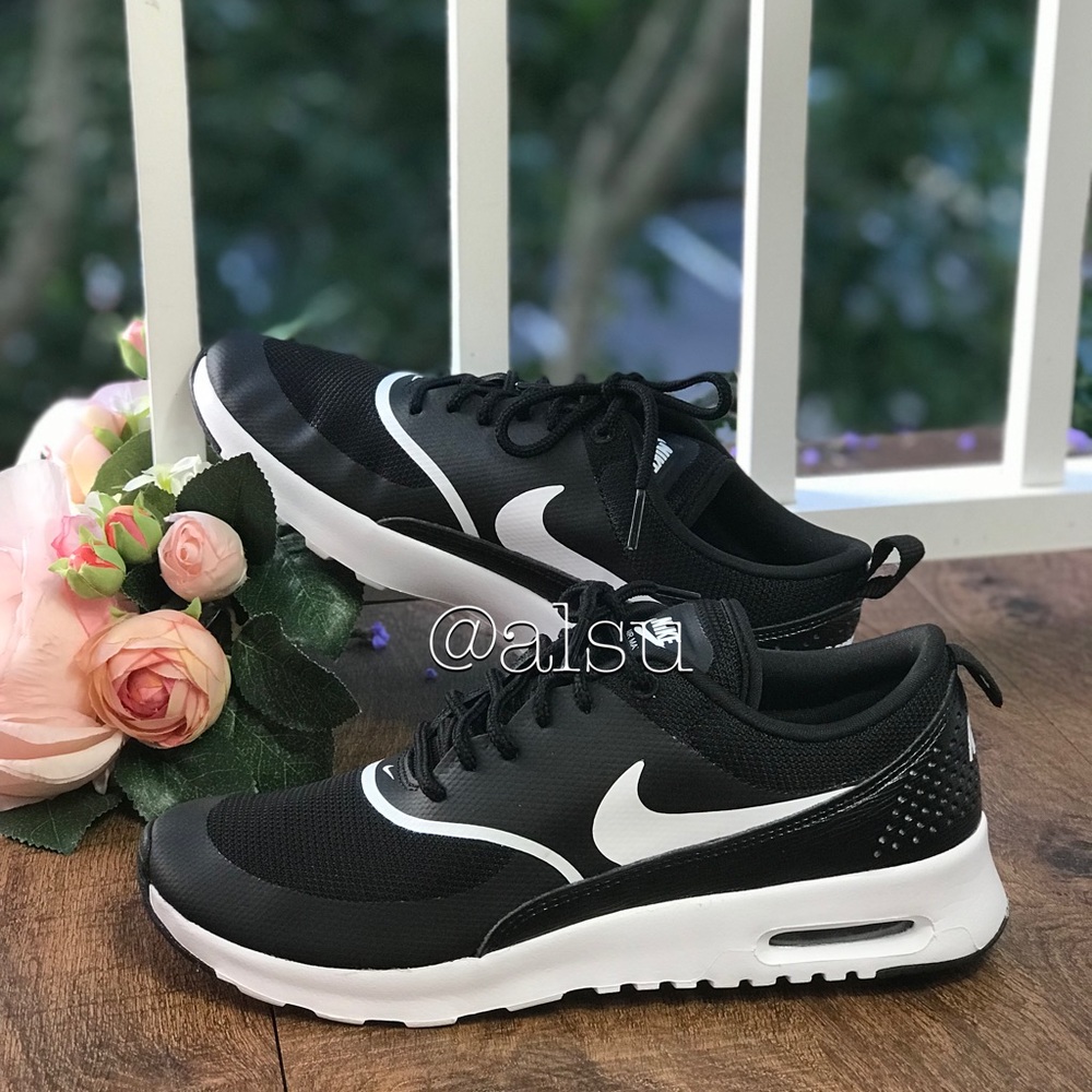 NWT Nike Air Max Thea Black WMNS - Picture 2 of 8